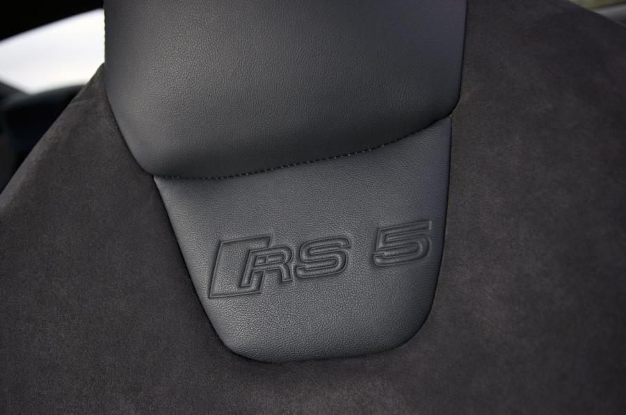 Детали интерьера Audi RS5 Coupe 2012 года  (WW) (фото 21 из 85)